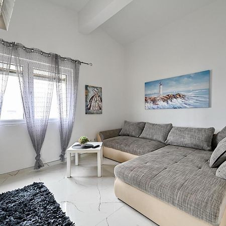 Apartment Razanac Nikola 2 Esterno foto